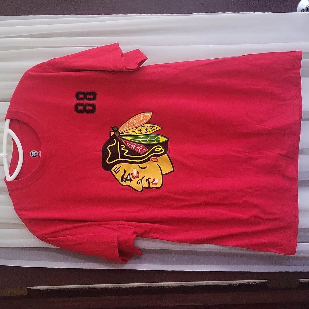 Mens Large NHL Chicago Blackhawks Kane 88 red tee shirt